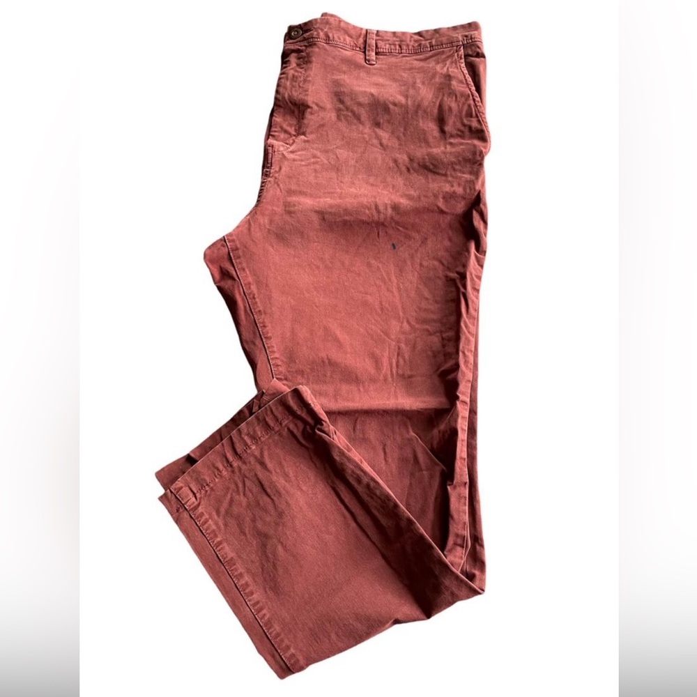 American Eagle Men’s burgundy lived in khaki pants size 44x33 slim fit,  KH09